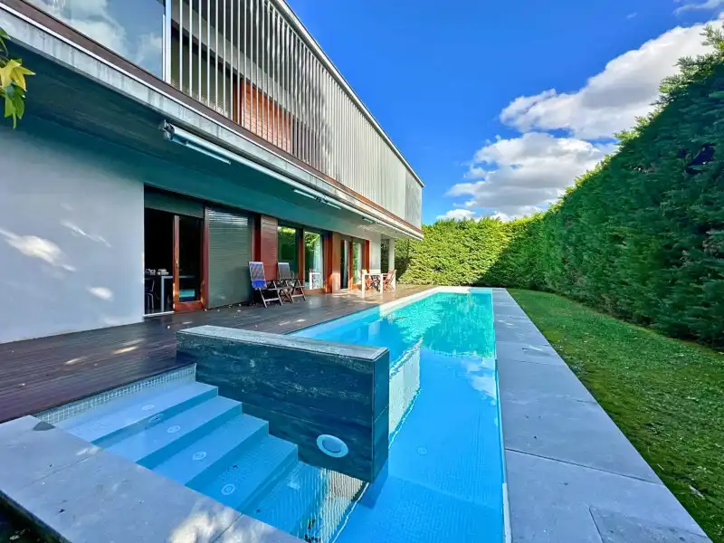Swimming pool of Houses for sale in Figueres  with Air Conditioner, Heating and Terrace