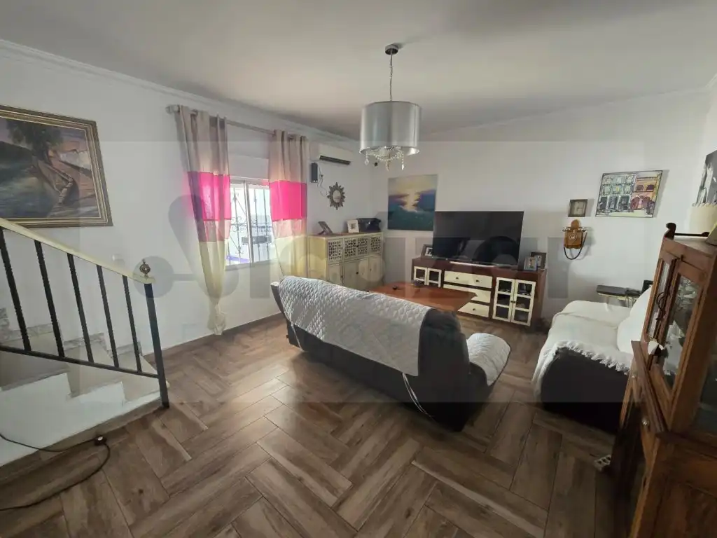 Sala d'estar de Casa o xalet en venda en Alcalá de Guadaira