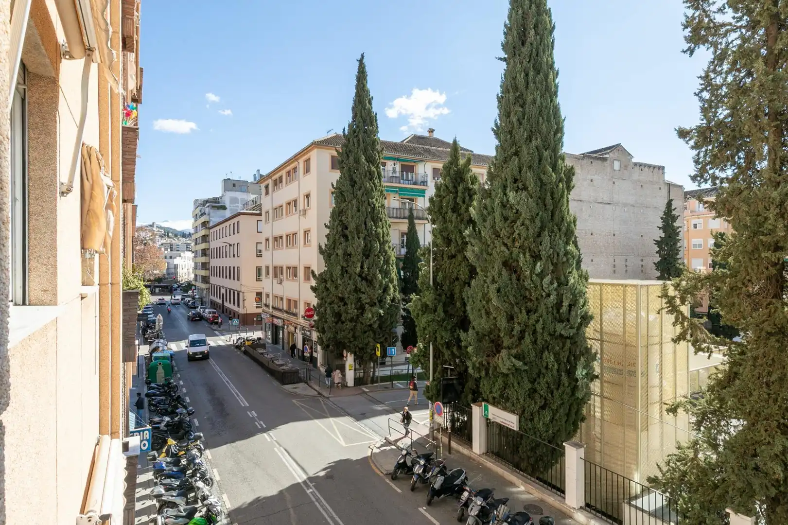 Vista exterior de Piso en venta en Granada con Aire acondicionado, Calefacción y Terraza