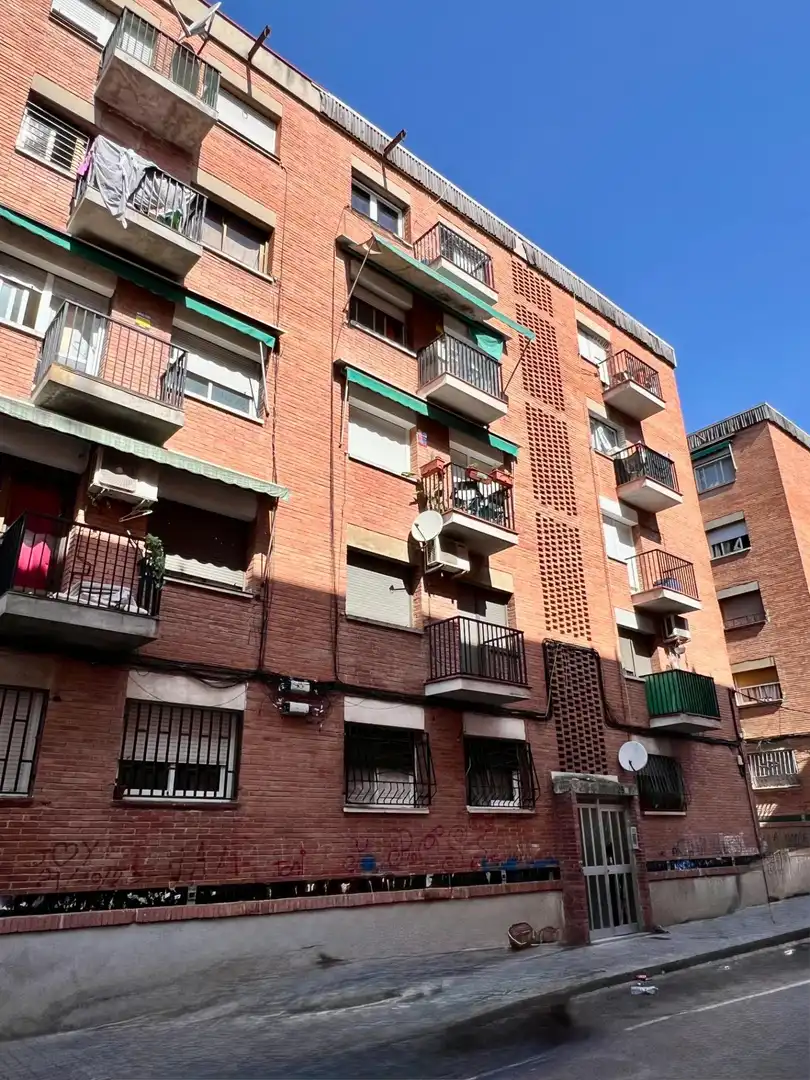Exterior view of Flat for sale in Sabadell  with Heating, Furnished and Balcony