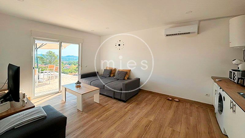 Sala d'estar de Casa o xalet en venda en Turís amb Aire condicionat, Jardí privat i Terrassa