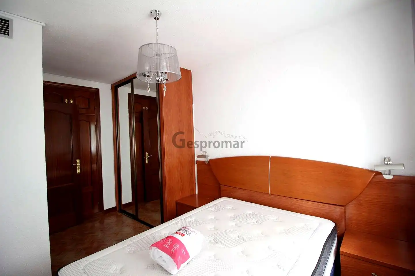 Habitación en De Los Olivos, Puerta del Ángel
