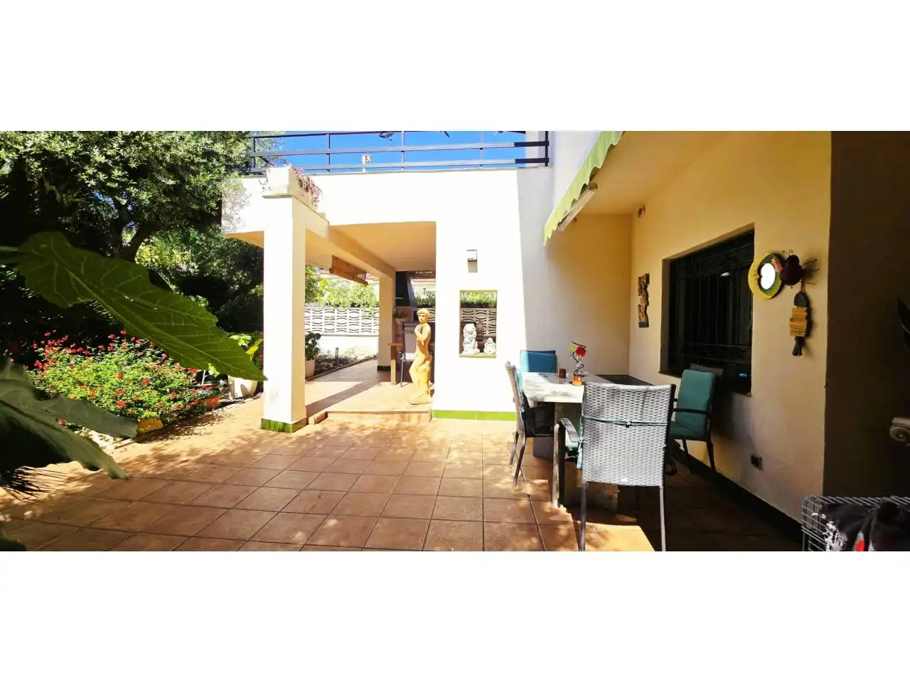 Vista exterior de Casa o xalet en venda en Torredembarra amb Aire condicionat, Calefacció i Jardí privat
