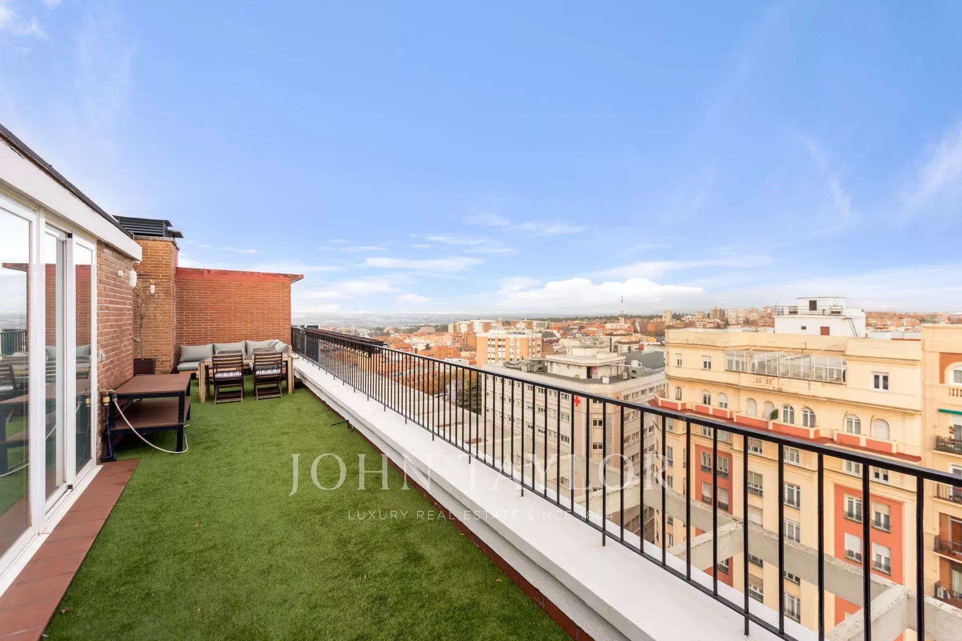 Terrace of Attic to rent in  Madrid Capital  with Air Conditioner, Heating and Terrace