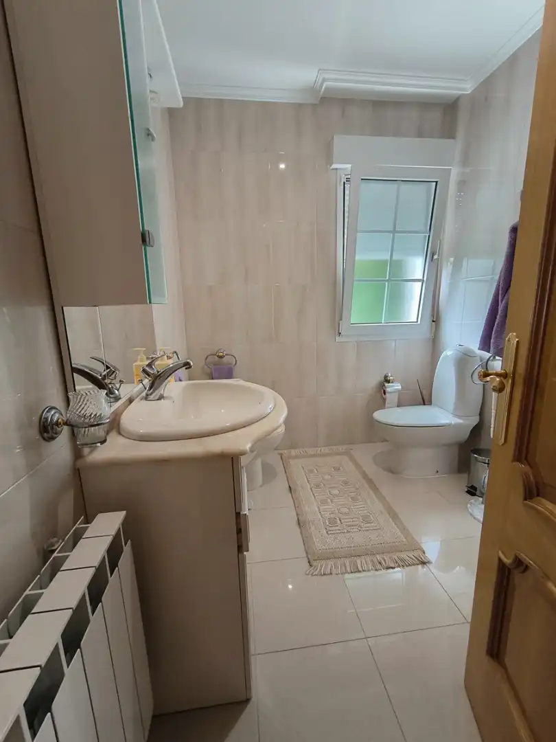 Baño de Casa o chalet en venta en Vilagarcía de Arousa con Calefacción, Jardín privado y Parquet