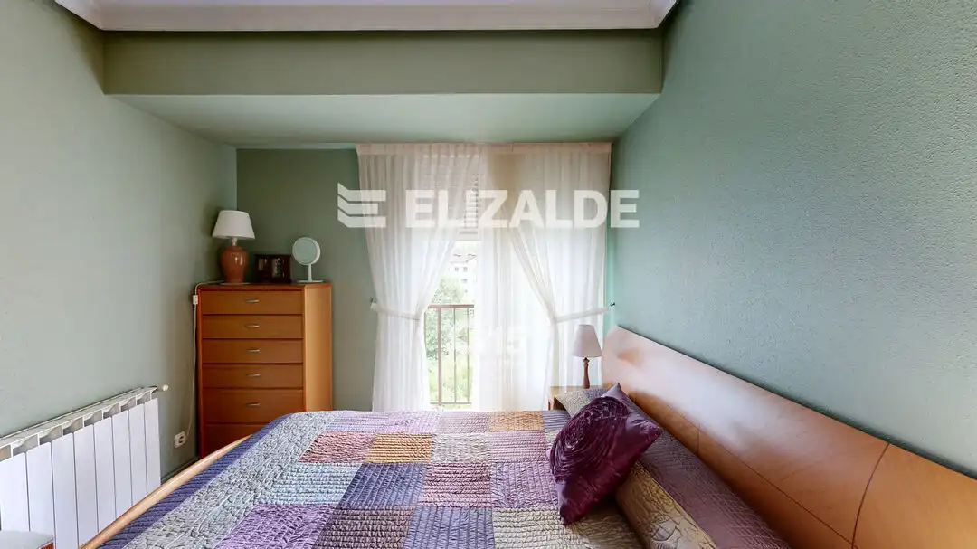 Habitación de Piso en venta en Donostia - San Sebastián  con Calefacción, Trastero y Balcón