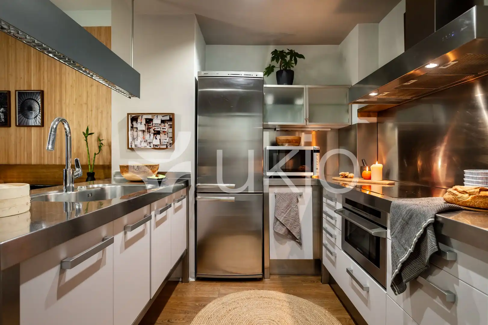 Cuina de Apartament de lloguer en Barcelona amb Aire condicionat, Moblat i Forn