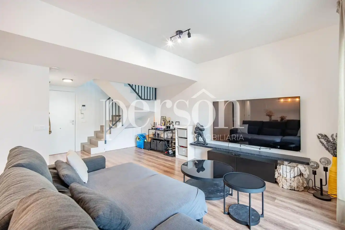 Living room of Duplexes for sale in La Pobla de Vallbona  with Air Conditioner, Heating and Terrace
