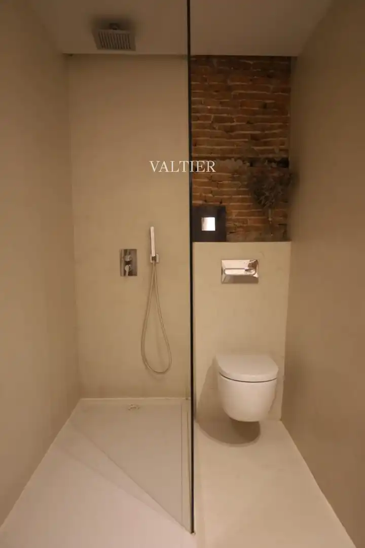 Bathroom of Flat for rent in Madrid  with Air Conditioner, Storage room and Furnished