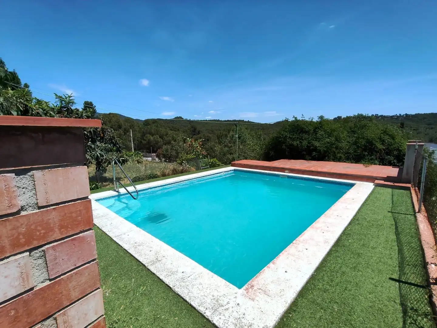 Piscina de Casa o xalet en venda en Olesa de Montserrat amb Calefacció, Terrassa i Alarma
