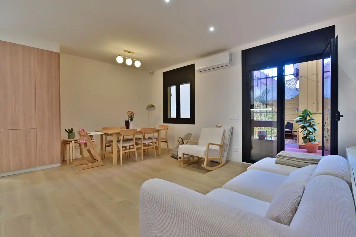 Piso con terraza en venta en Carrer de Nàpols, imagen 3