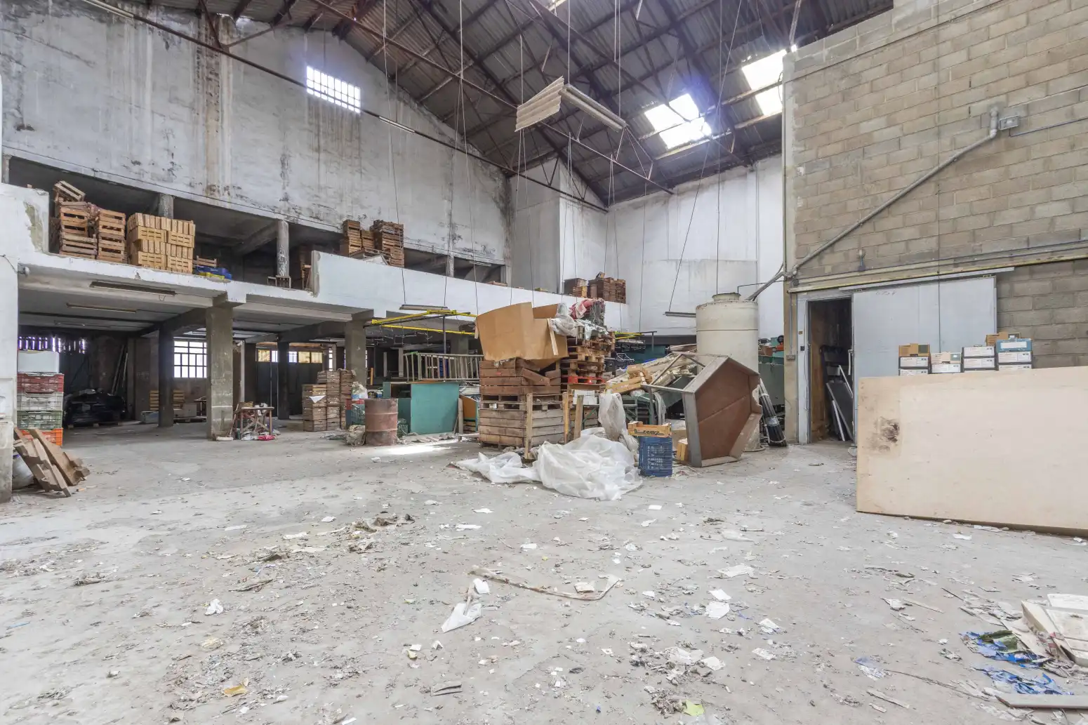 Industrial buildings for sale in Faura