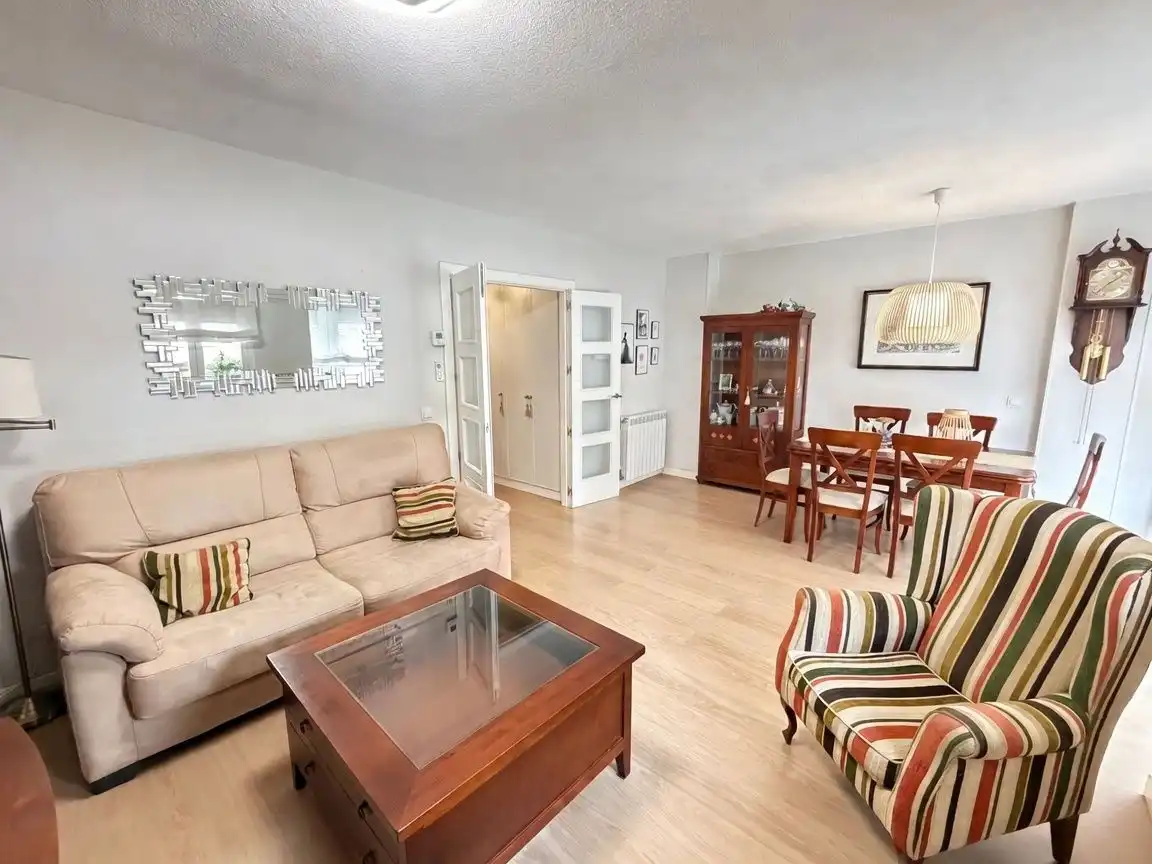 Piso con ascensor en venta en Calle de Braulio Vivas, imagen 4