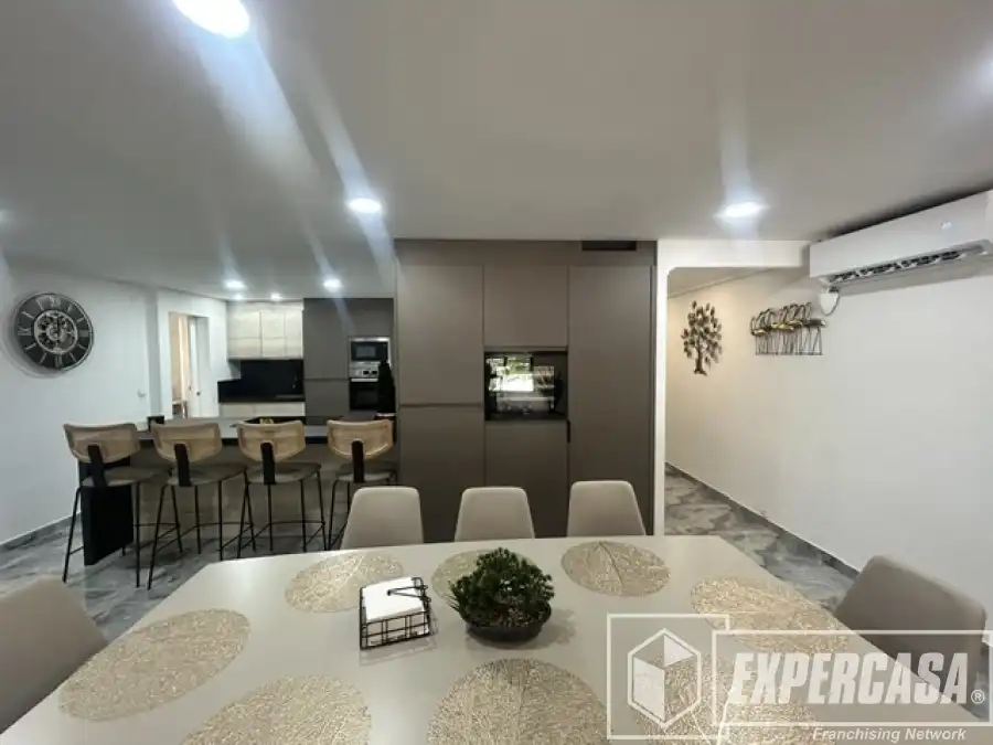 Cuina de Pis en venda en Alzira amb Aire condicionat, Terrassa i Moblat