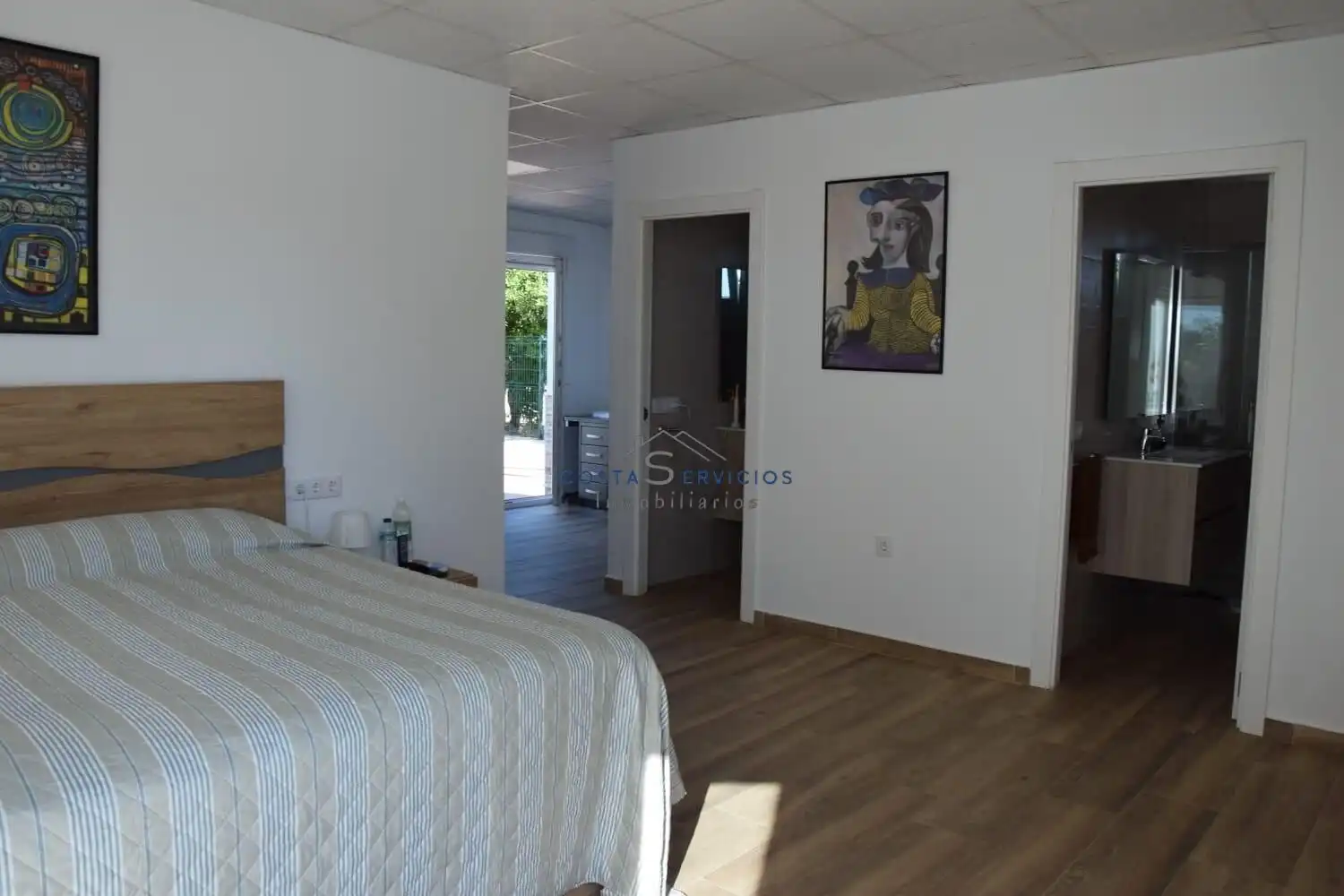 Dormitori de Finca rústica en venda en Gibraleón amb Aire condicionat, Terrassa i Piscina