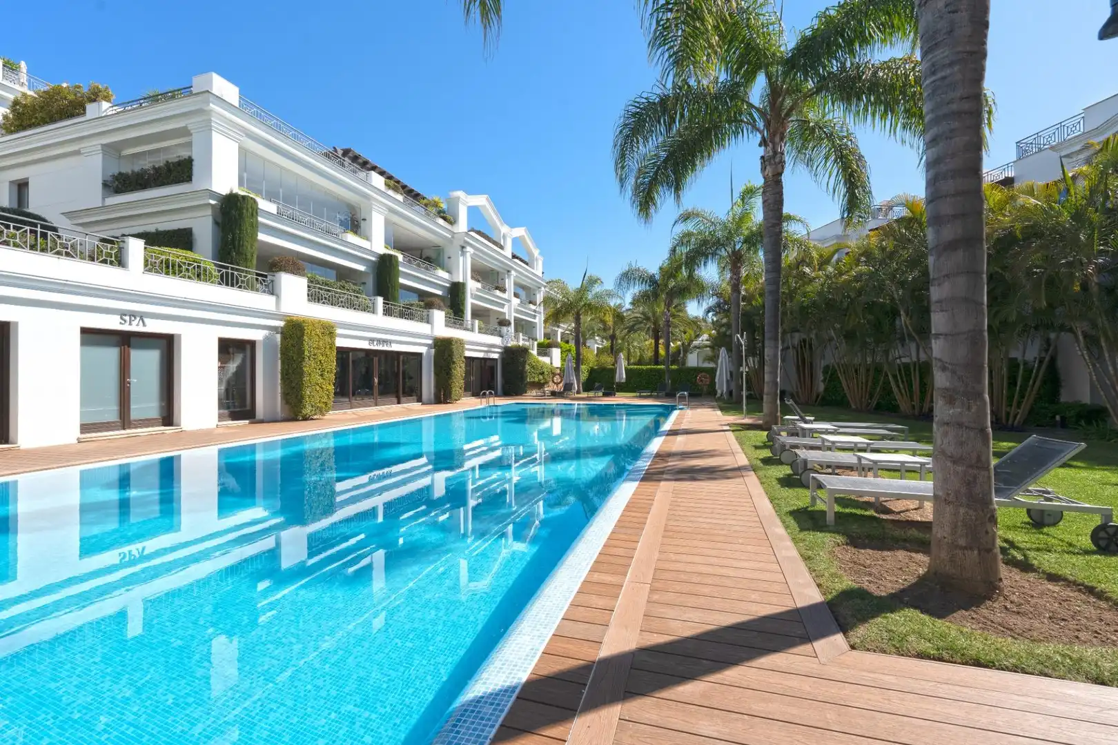 Ground floor with pool for sale in Calle Infanta Cristina