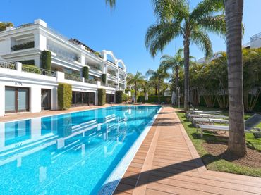 Erdgeschosswohnung mit Pool zum Verkauf in Calle Infanta Cristina