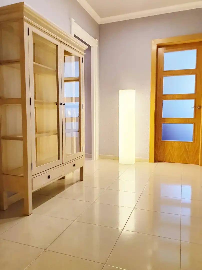 Wohnung zum Verkauf in Barcelona mit Klimaanlage, Heizung und Möbliert