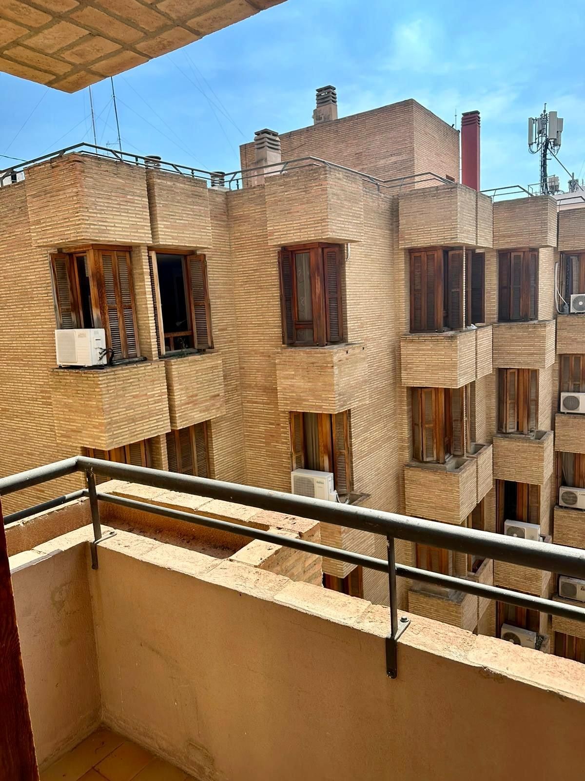 Exterior view of Flat to rent in  Valencia Capital  with Air Conditioner, Heating and Terrace