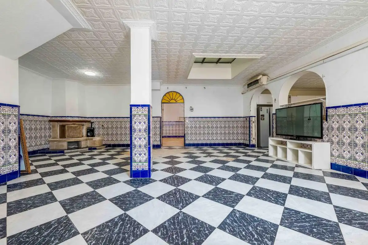 Casa adosada en venda en Sevilla amb Calefacció