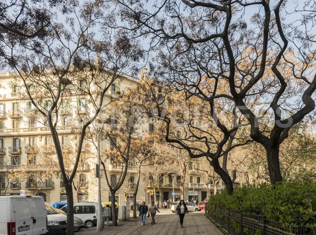 Außenansicht von Dachboden zum Verkauf in Barcelona mit Klimaanlage, Heizung und Parkett