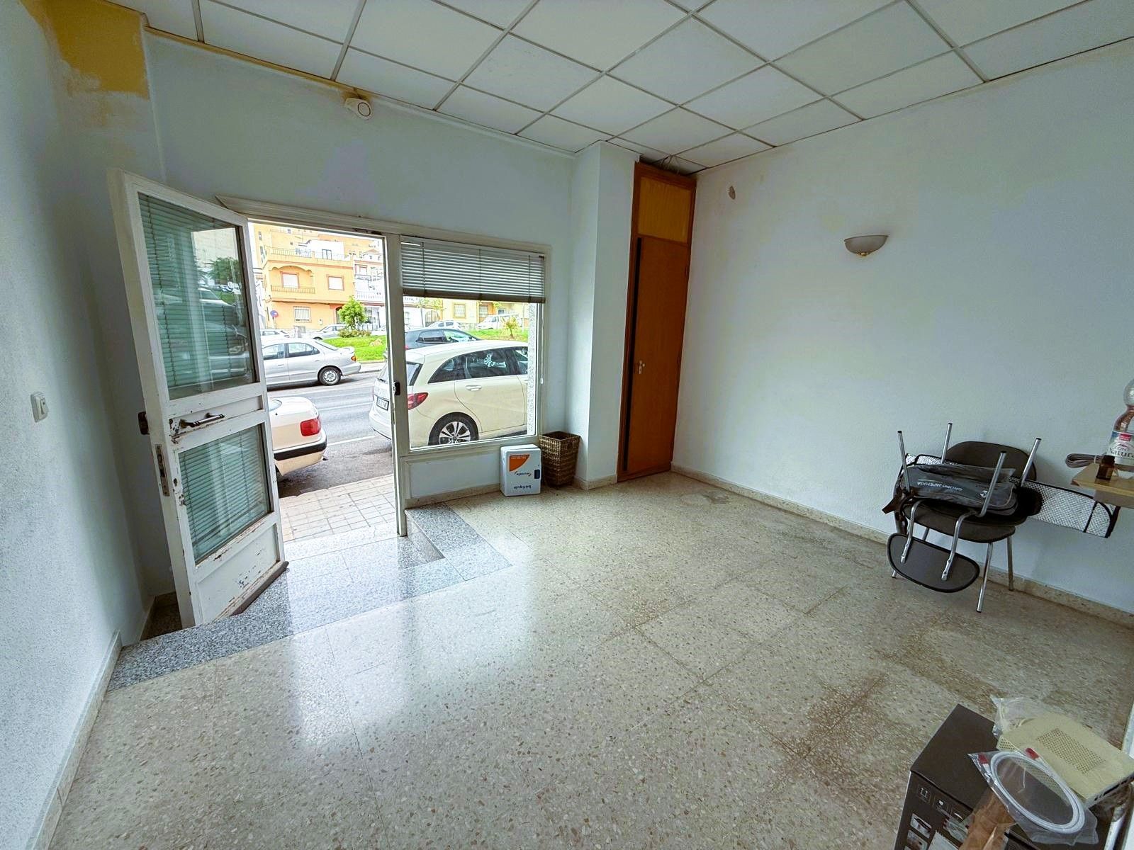 Local en venda en Motril amb Aire condicionat