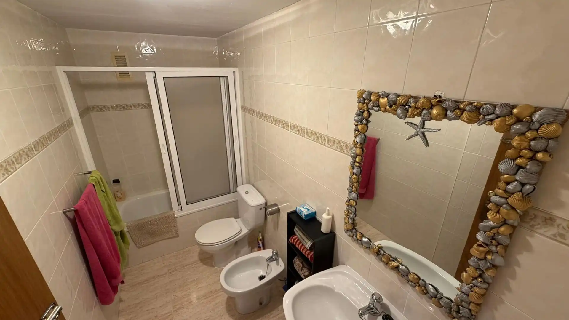Baño de Apartamento en venta en Castellón de la Plana / Castelló de la Plana con Terraza, Trastero y Amueblado