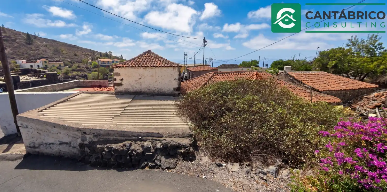 Vista exterior de Casa adosada en venta en Guía de Isora
