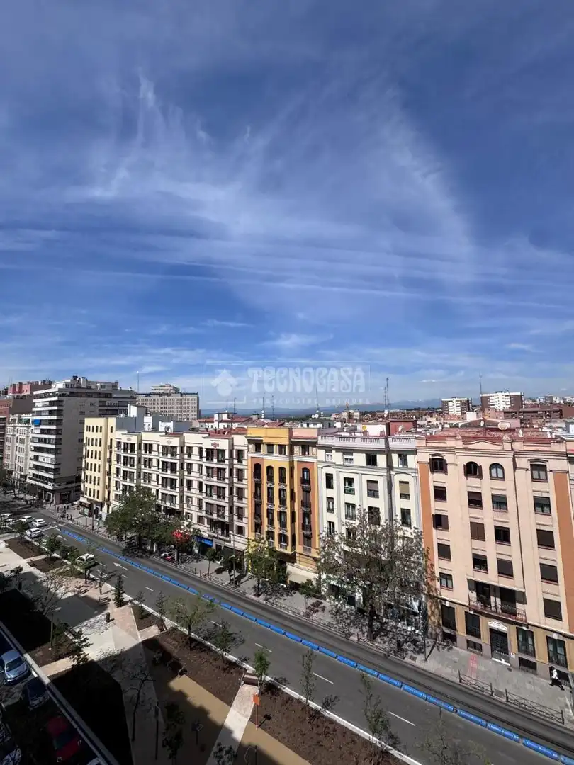 Exterior view of Flat for sale in Madrid  with Parquet flooring