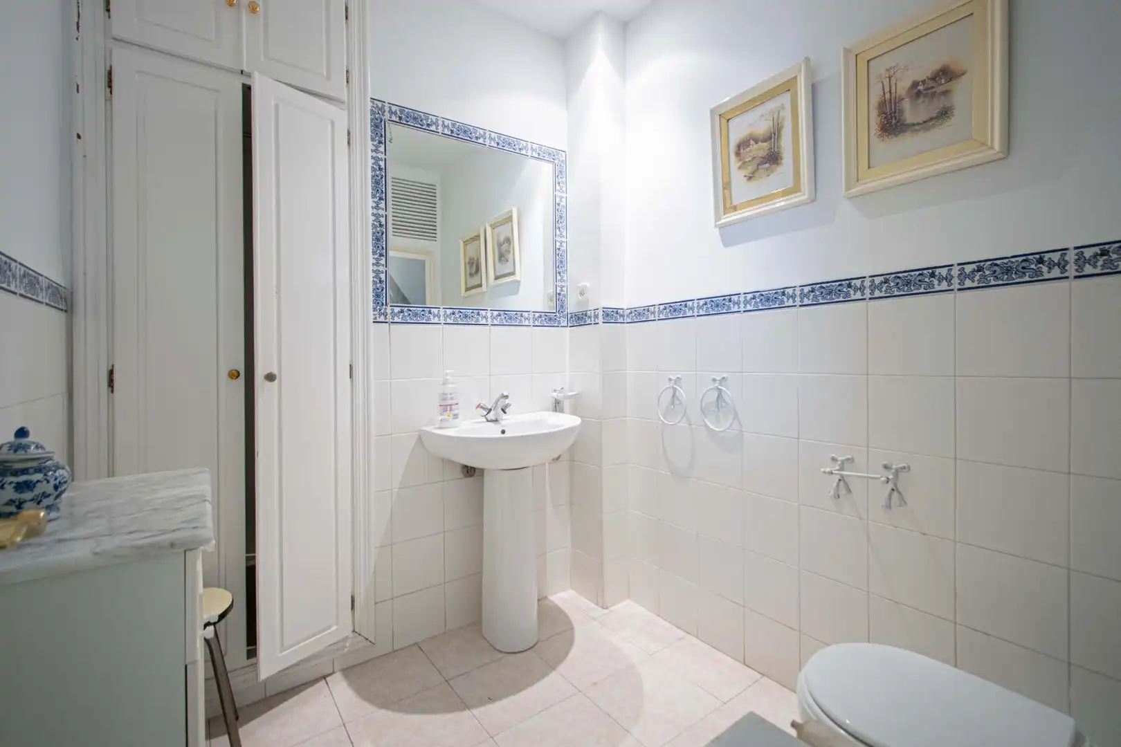 Badezimmer von Dachboden zum Verkauf in Sevilla mit Terrasse