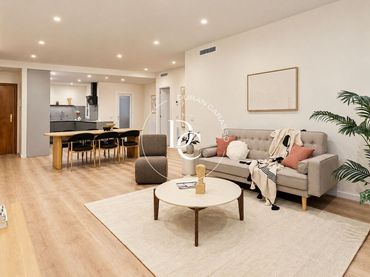 Wohnung mit Balkon zum Verkauf in Carrer del Bruc