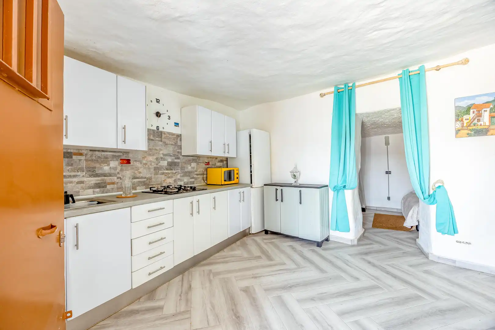 Cuina de Casa o xalet en venda en Vega de San Mateo amb Jardí privat, Terrassa i Moblat