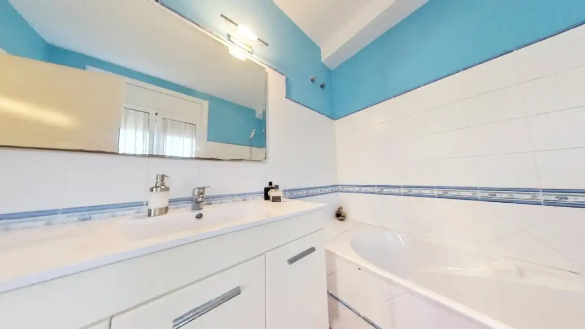 Houses for sale in Avenida MONTSENY, Mas d'En Serra - Els Cards