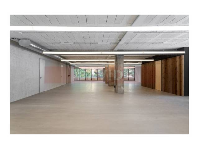 Oficina en Alquiler en Calle Travessera Les Corts en Barri de les Corts