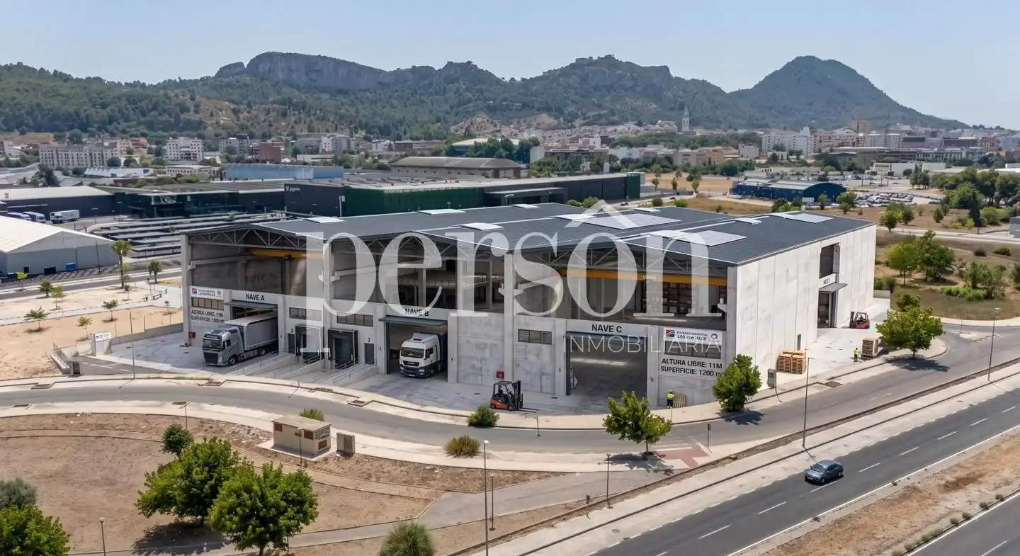 Außenansicht von Fabrikhallen zur Miete in Xàtiva
