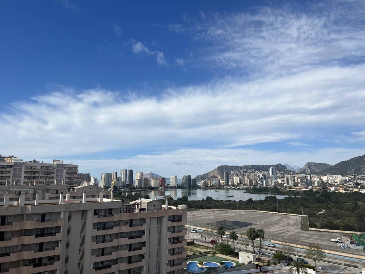 Vista exterior de Àtic en venda en Calpe / Calp amb Aire condicionat, Jardí privat i Terrassa