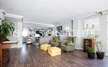 Living room of Flat for sale in  Madrid Capital  with Air Conditioner, Heating and Storage room