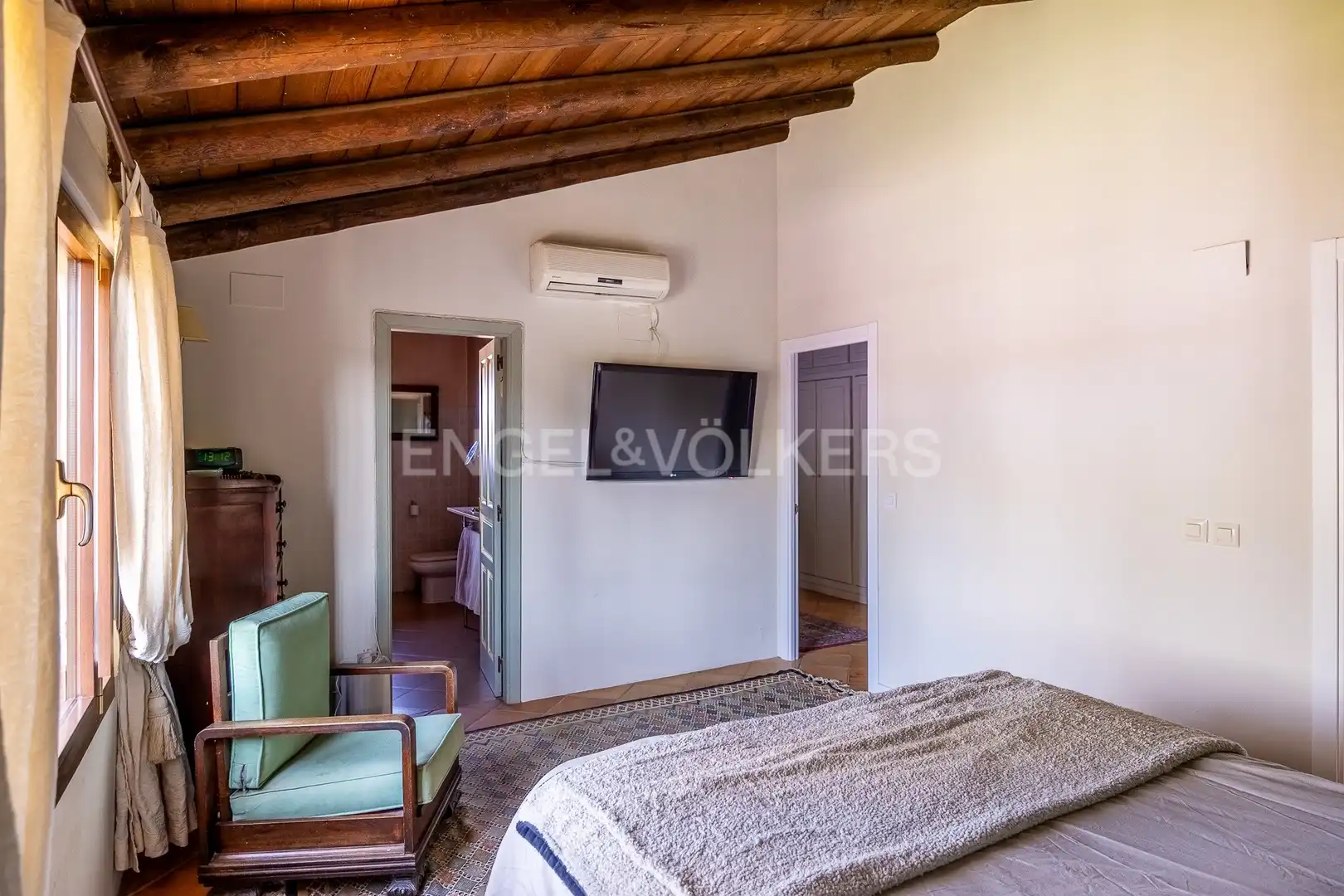 Dormitori de Casa o xalet en venda en Espartinas amb Aire condicionat, Calefacció i Jardí privat