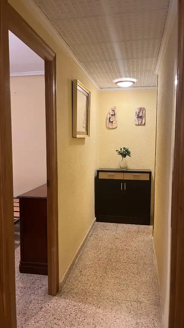 Wohnung zum Verkauf in Valencia mit Klimaanlage, Terrasse und Möbliert