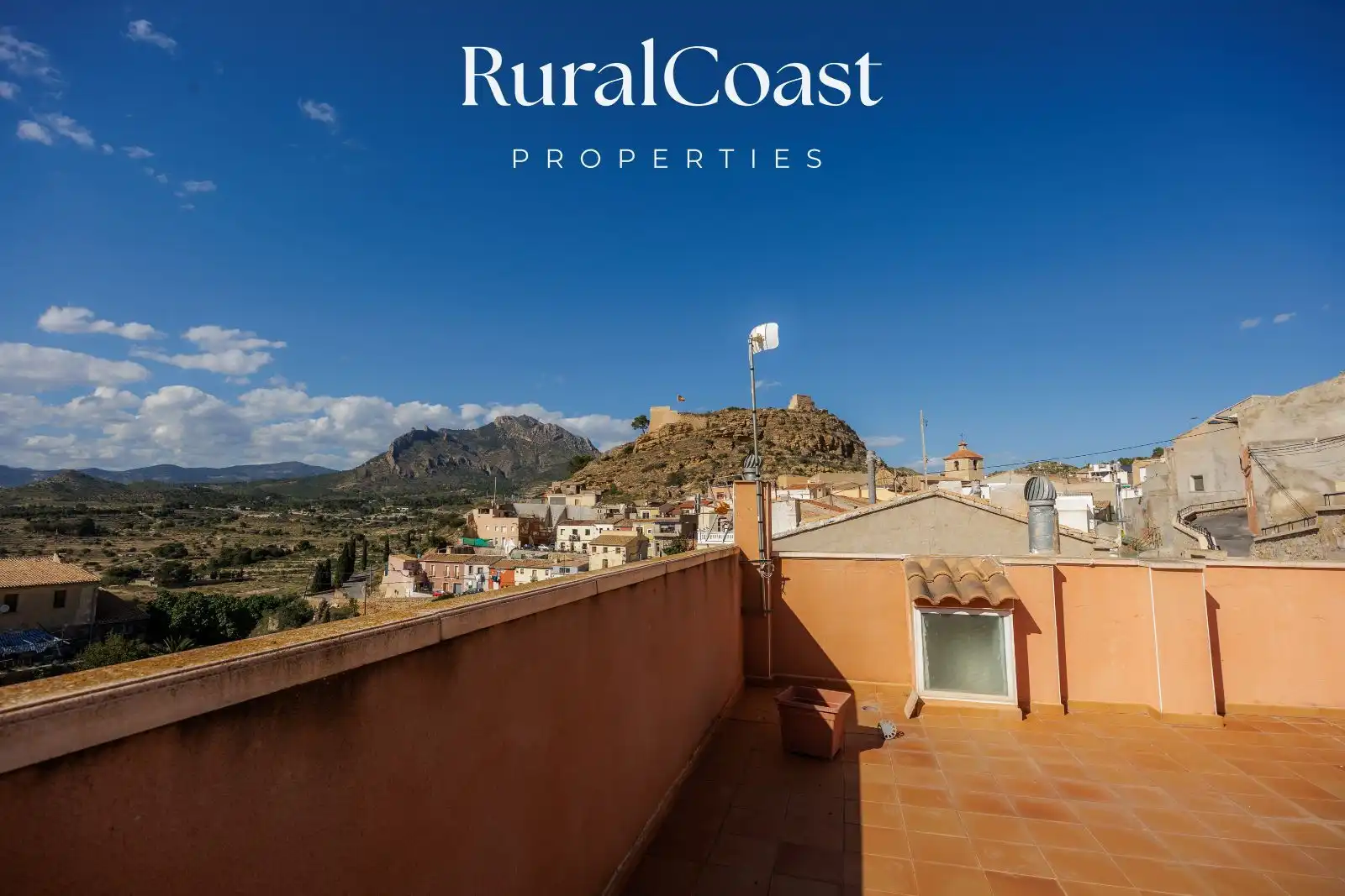 Vista exterior de Casa o xalet en venda en Busot amb Terrassa i Traster