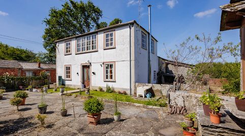 Conjunto rural con casa, nave y terreno en Rábade