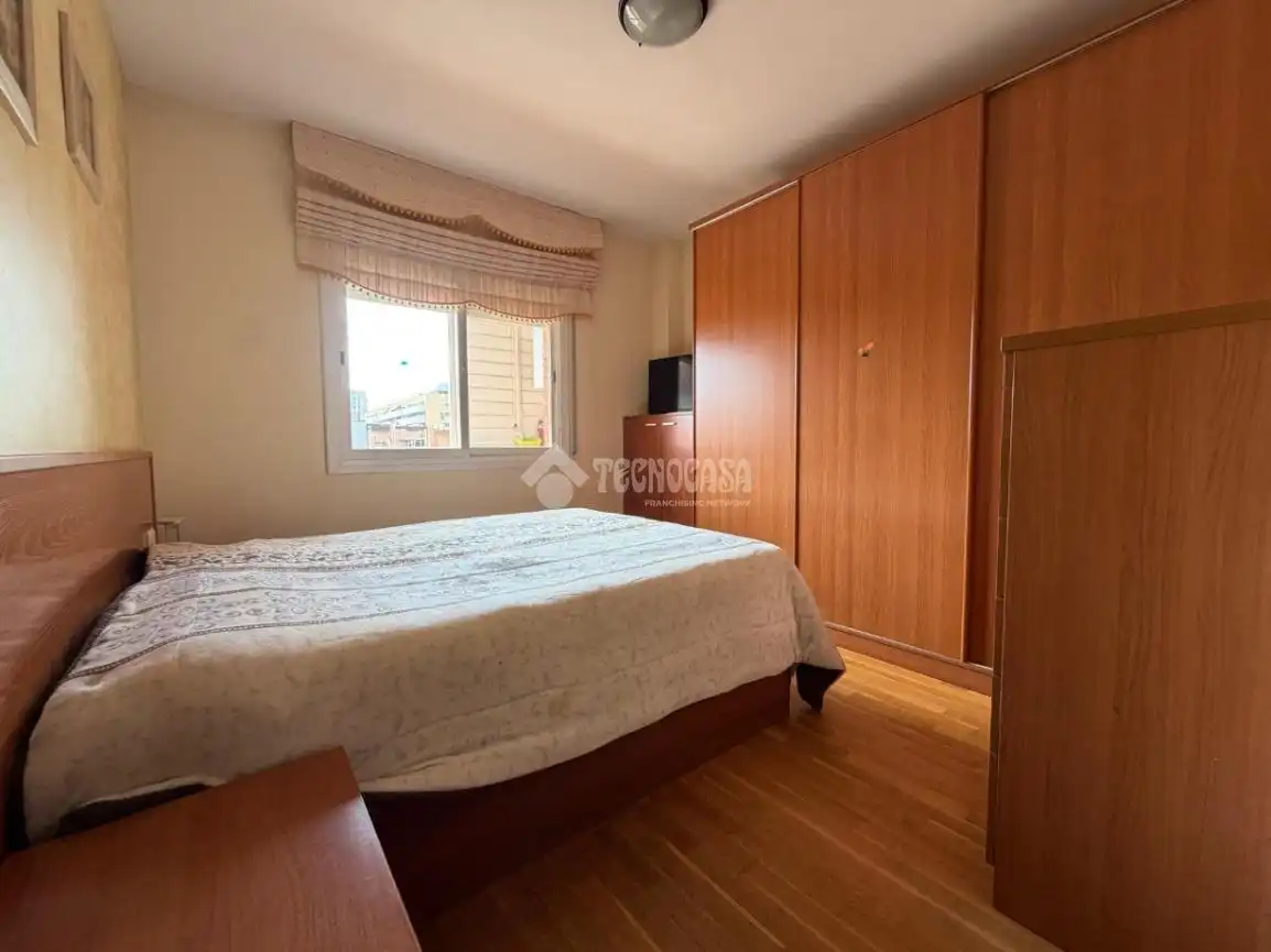 Habitación de Piso en venta en Badalona con Aire acondicionado, Trastero y Balcón