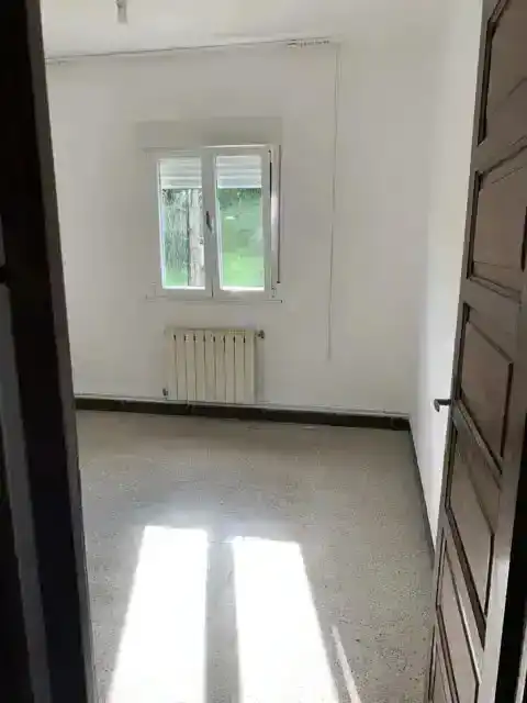 Dormitori de Casa o xalet en venda en Pontevedra Capital  amb Calefacció, Jardí privat i Traster