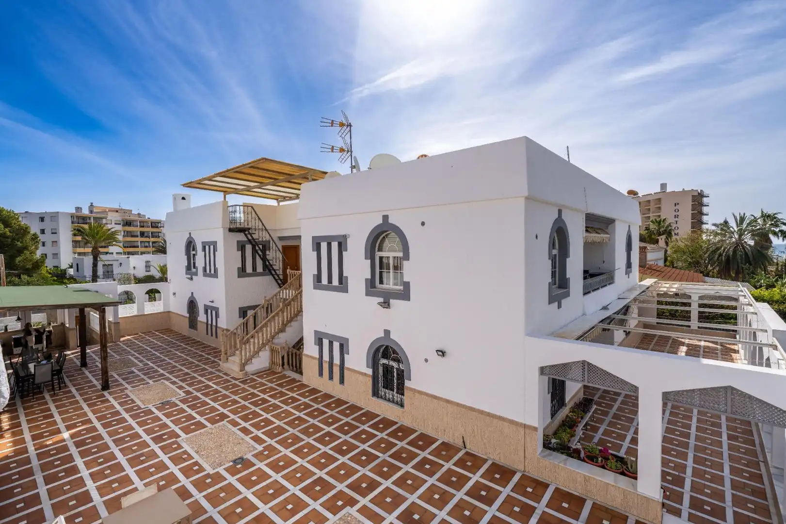 Vista exterior de Casa o chalet en venta en Roquetas de Mar con Aire acondicionado, Calefacción y Jardín privado