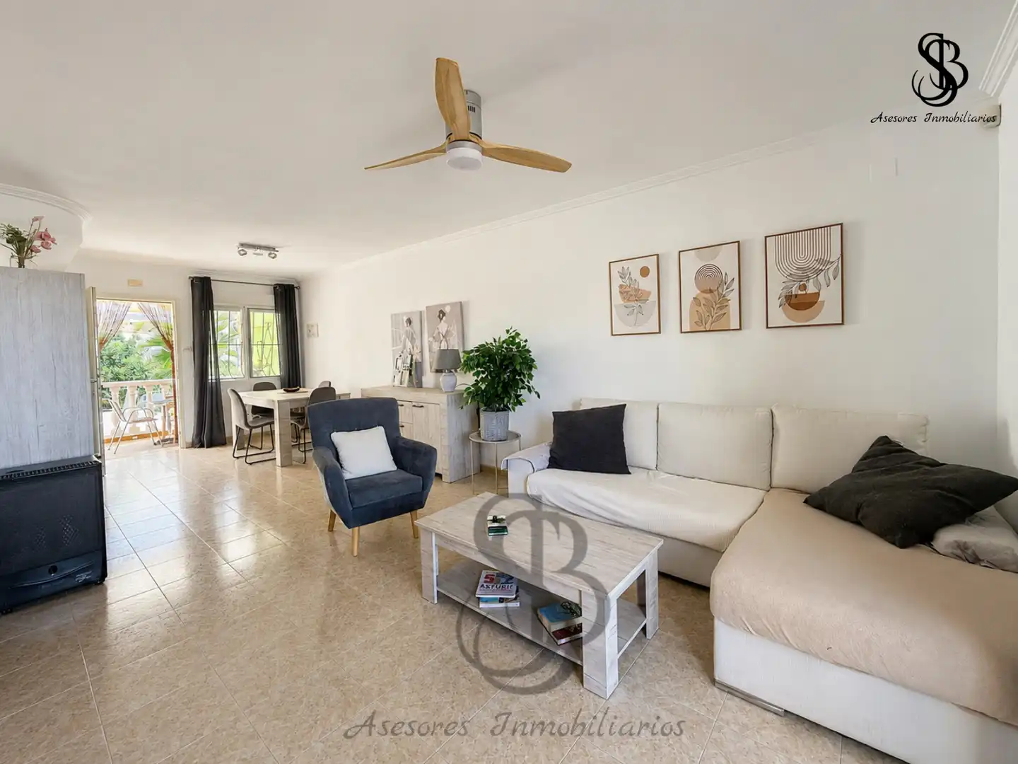Sala de estar de Casa adosada en venta en Busot con Aire acondicionado, Calefacción y Jardín privado