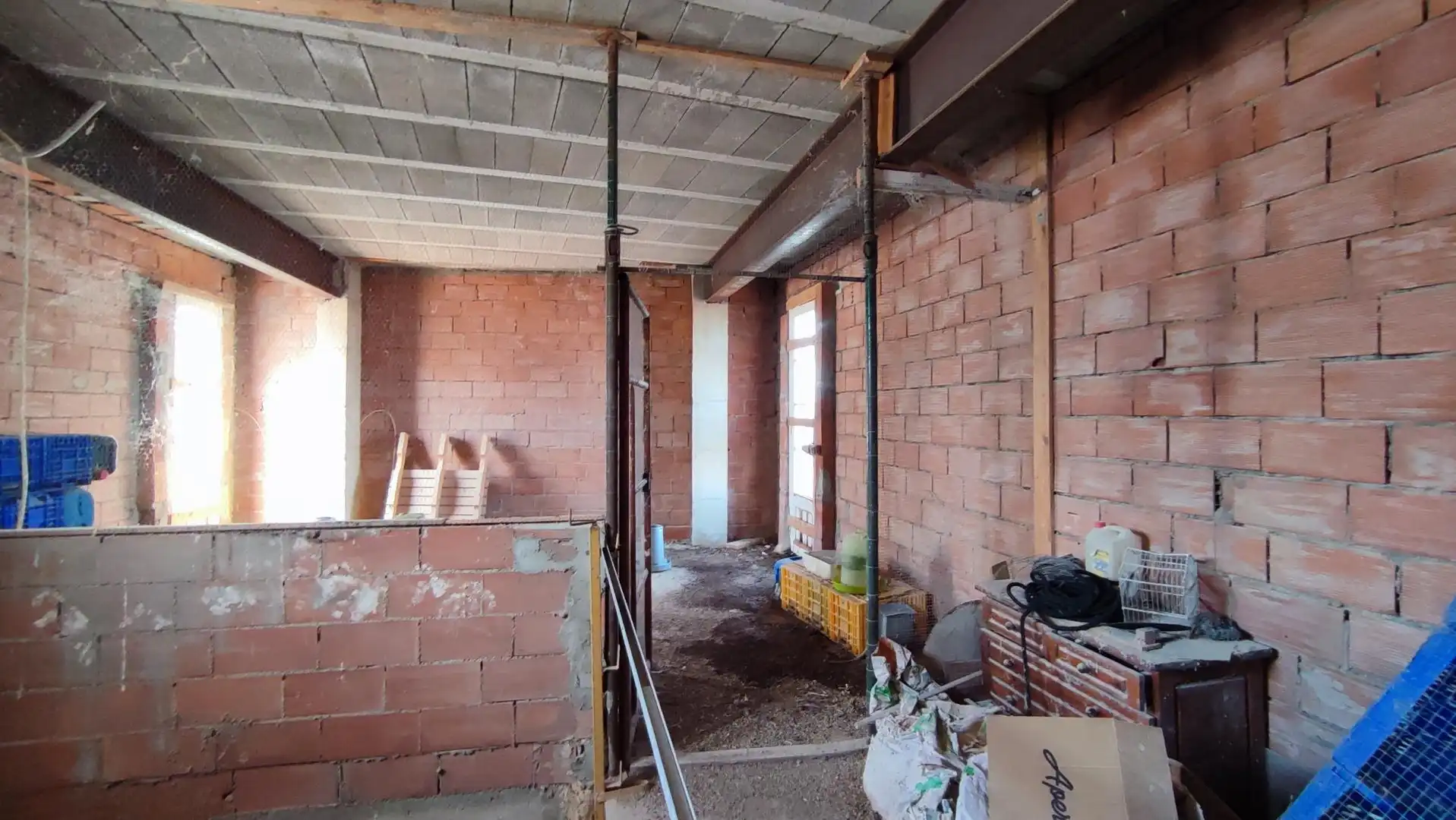 Buildings for sale in Corbera