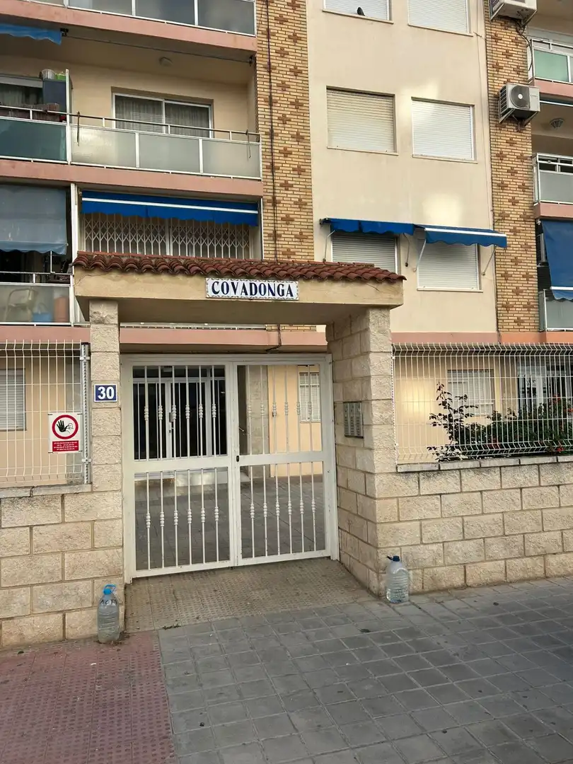 Außenansicht von Wohnungen zur Miete in La Pobla de Farnals mit Klimaanlage, Terrasse und Möbliert