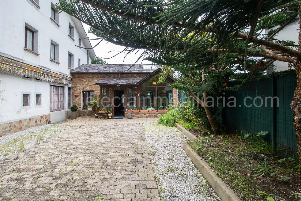 Vista exterior de Casa o chalet en venta en Vegadeo con Calefacción, Jardín privado y Terraza