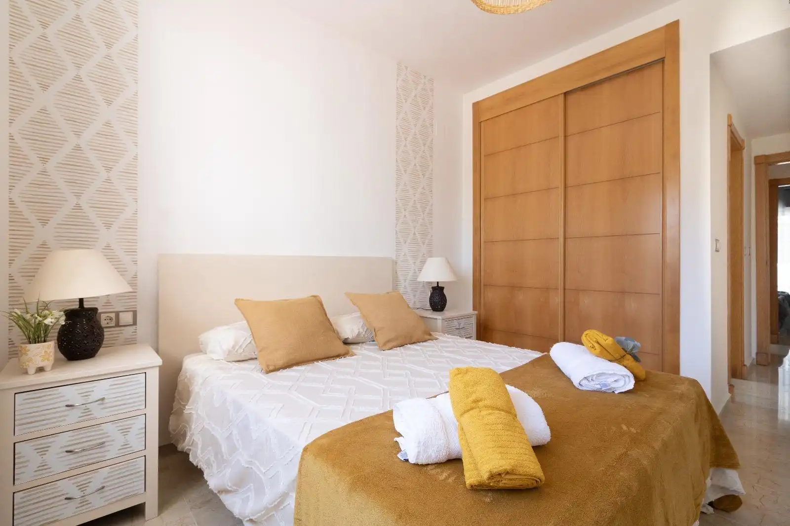 Habitación de Apartamento en venta en Casares con Jardín privado, Terraza y Amueblado