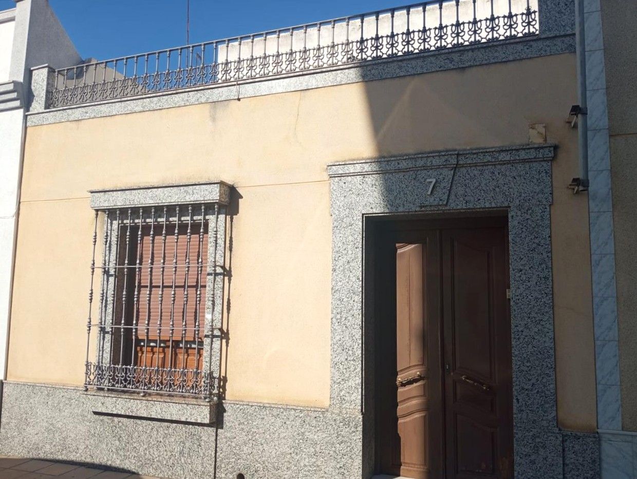 Exterior view of House or chalet for sale in Almendralejo